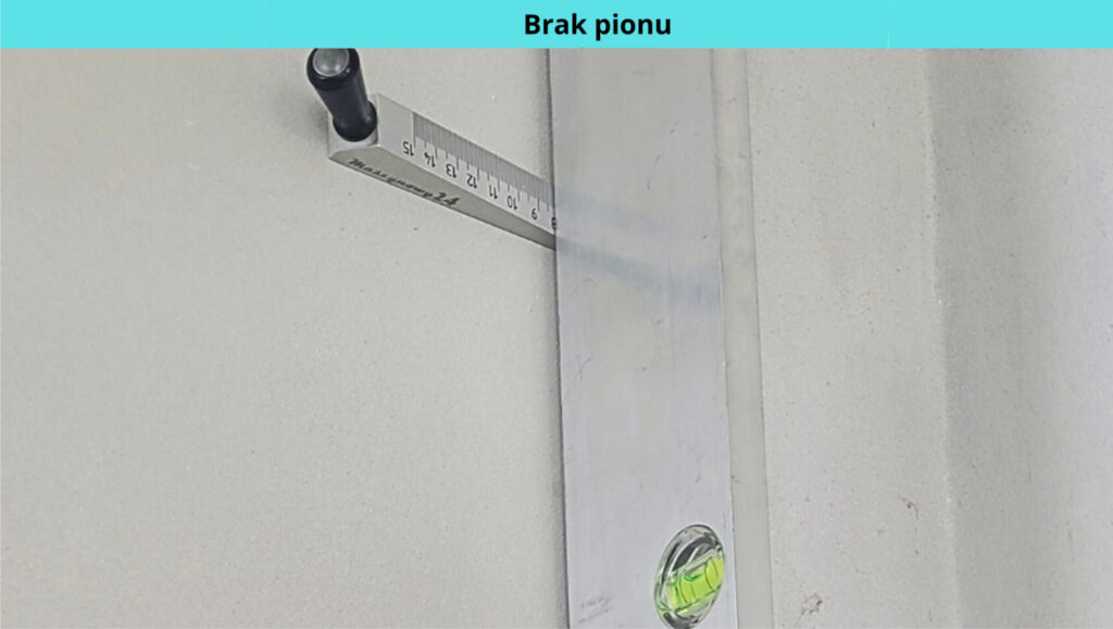 Odbiór techniczny mieszkania - usterka - brak pionu ściany, odchył 8mm na 2m PN-B-10110:2005